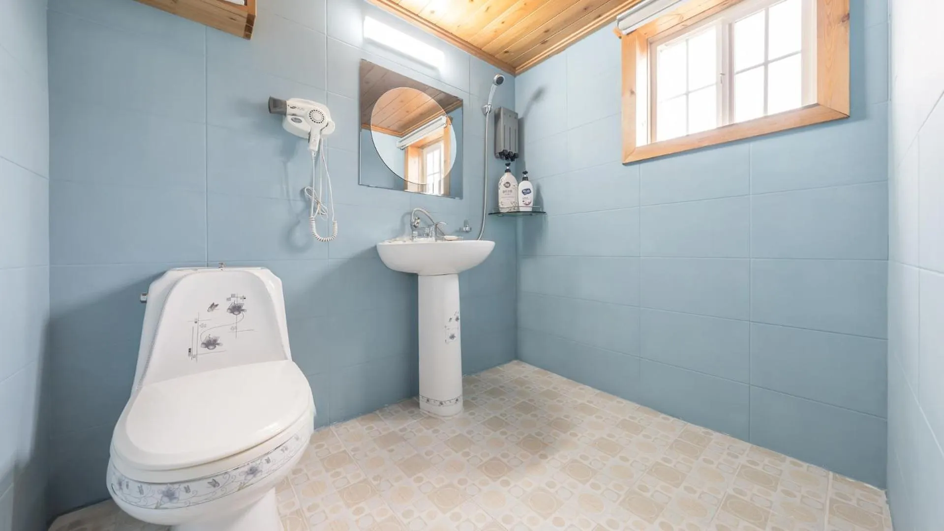 Ganghwa Gichayeohaeng Pension Incheon Holiday home