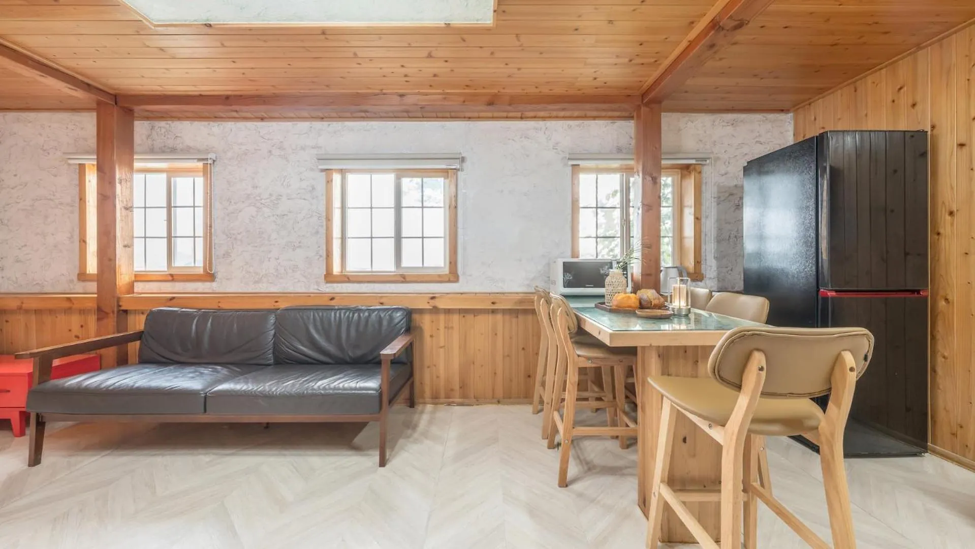 Ganghwa Gichayeohaeng Pension Incheon South Korea