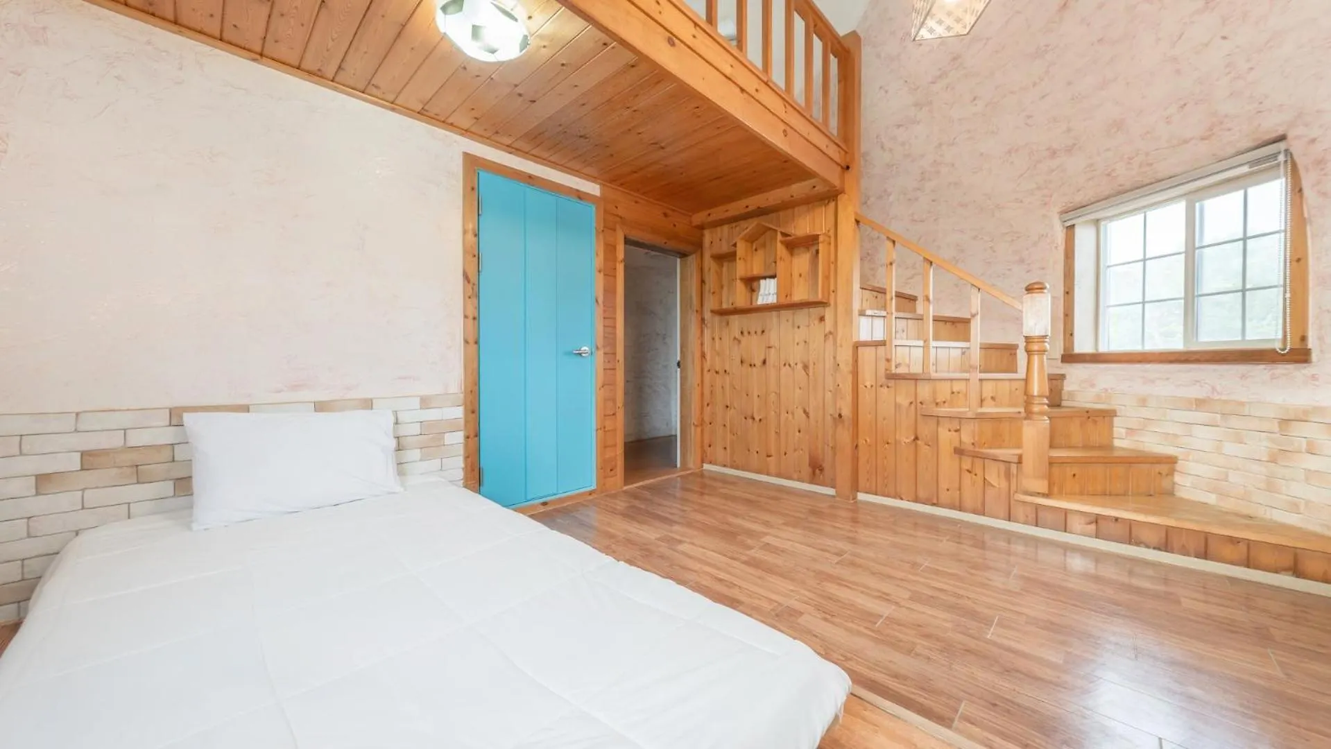 Ganghwa Gichayeohaeng Pension Incheon 0*,  Korsel